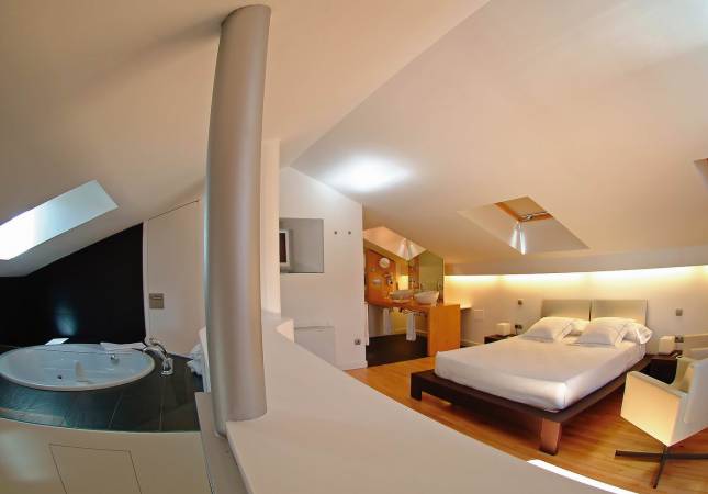 Espaciosas habitaciones en Hotel Tierra de Biescas. Disfrúta con los mejores precios de Huesca